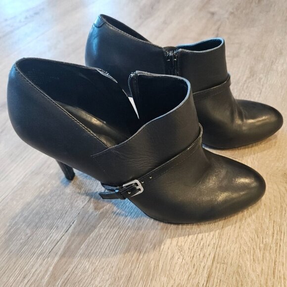 Nine West Booties, black, size 9.5 - Picture 3 of 8